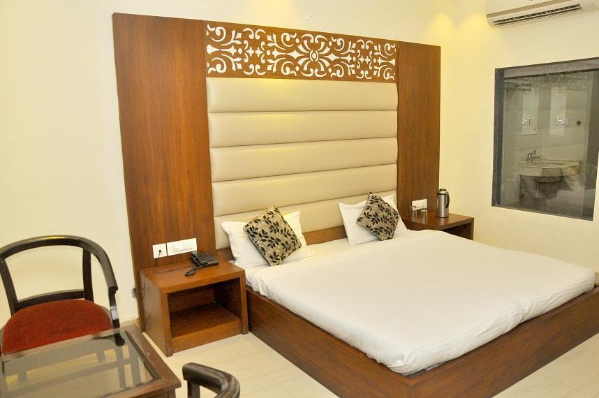 Silky Resorts Zirakpur Exterior photo